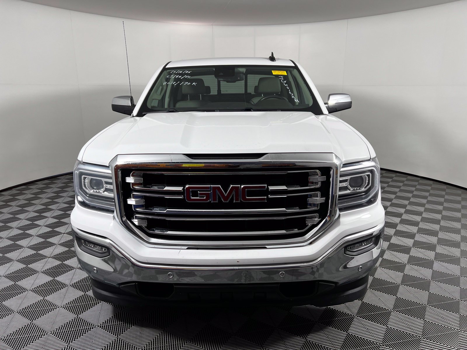 Used 2018 GMC Sierra 1500 SLT w/ Enhanced Driver Alert Package RWD image 2