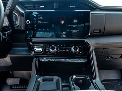 Used 2024 GMC Sierra 2500 AT4 w/ AT4 Premium Plus Package image 23