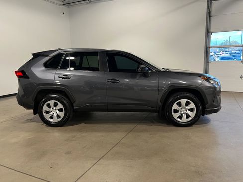 Used 2022 Toyota RAV4 LE AWD/4WD image 2
