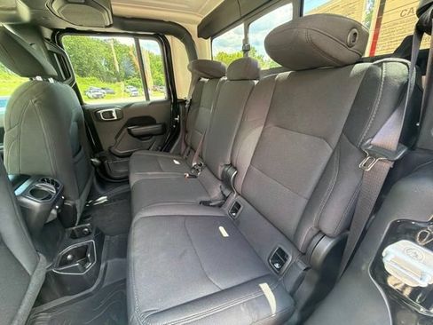 Used 2023 Jeep Gladiator Sport AWD/4WD image 14