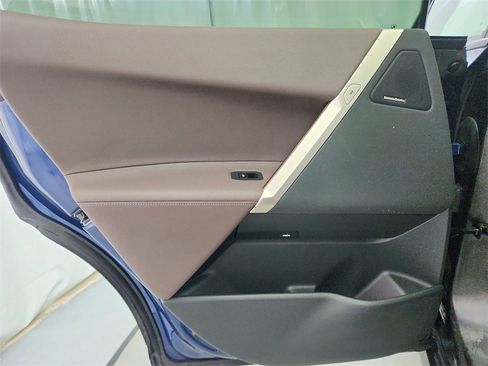 Used 2024 BMW iX xDrive50 image 25