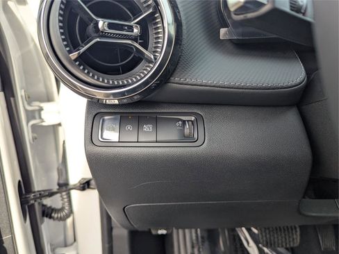 New 2026 Chevrolet Equinox LT w/ Convenience Package II image 11