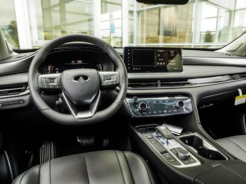 Certified 2026 INFINITI QX60 Luxe w/ Family Package AWD/4WD image 12