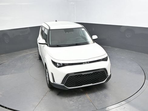 Used 2025 Kia Soul LX w/ LX Technology Package FWD image 24