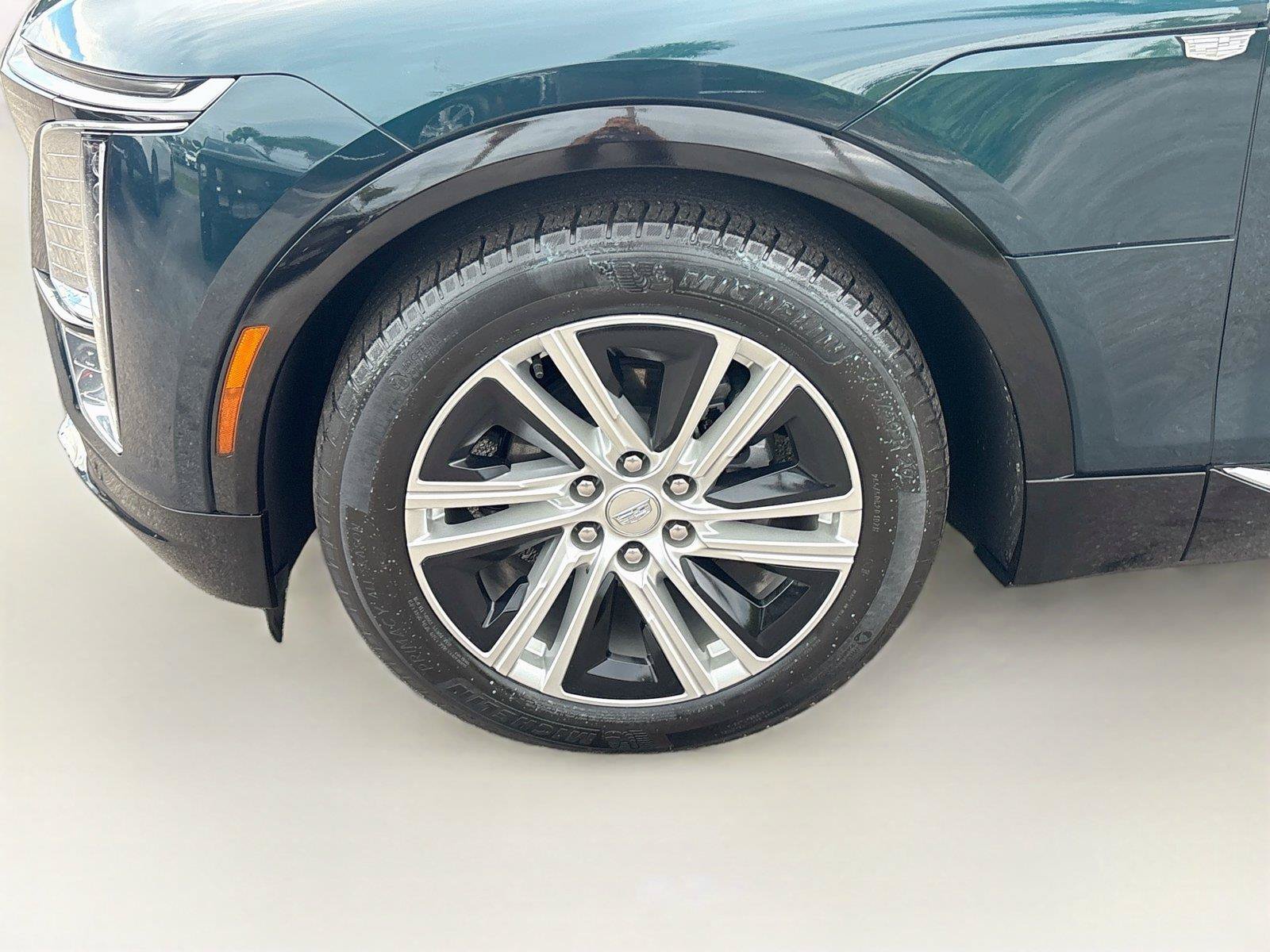 Used 2024 Cadillac Lyriq Tech RWD image 31