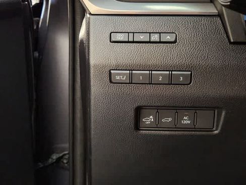 Used 2025 Lexus GX 550 w/ Accessory Package (2T) AWD/4WD image 34