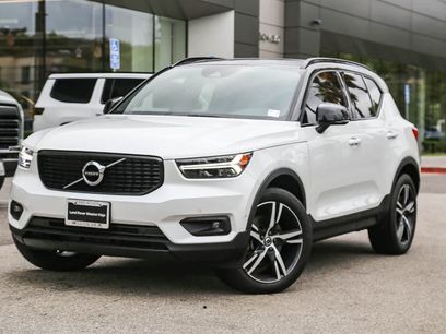 Used 2019 Volvo XC40 T4 R-Design
