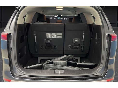 Used 2024 Kia Carnival LX FWD image 26
