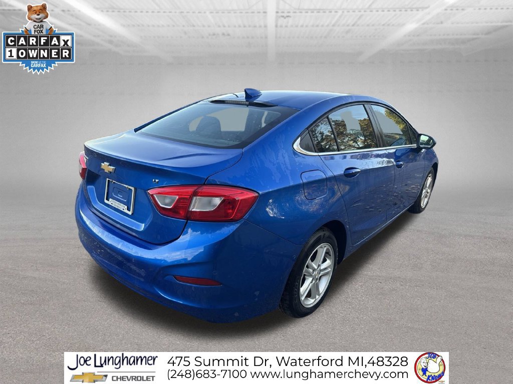 Used 2017 Chevrolet Cruze LT w/ Convenience Package FWD image 3