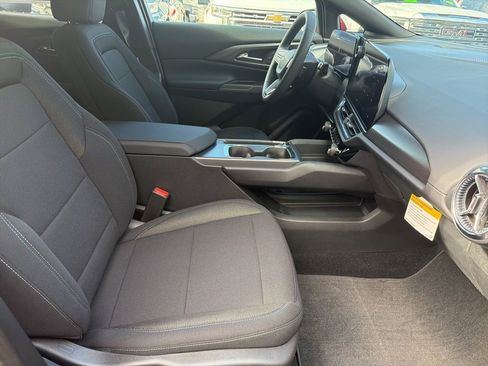 New 2026 Chevrolet Equinox EV LT image 22