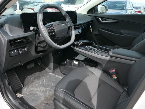 New 2025 Kia EV6 Light w/ Light LR Technology Package RWD image 11