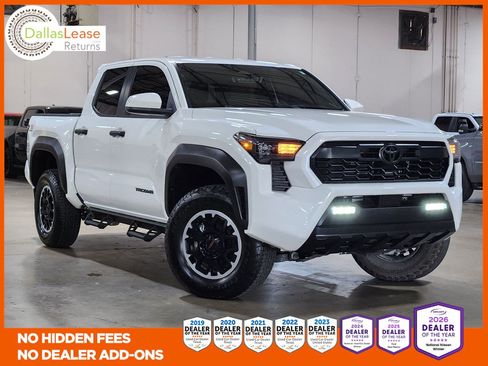 Used 2024 Toyota Tacoma TRD Off-Road AWD/4WD image 1