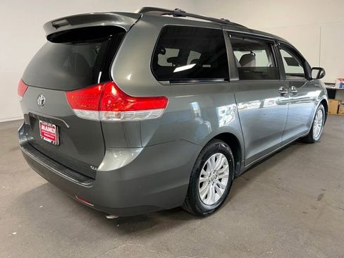 Used 2011 Toyota Sienna XLE FWD image 3