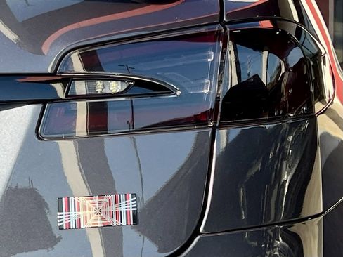Used 2021 Tesla Model S Plaid image 11