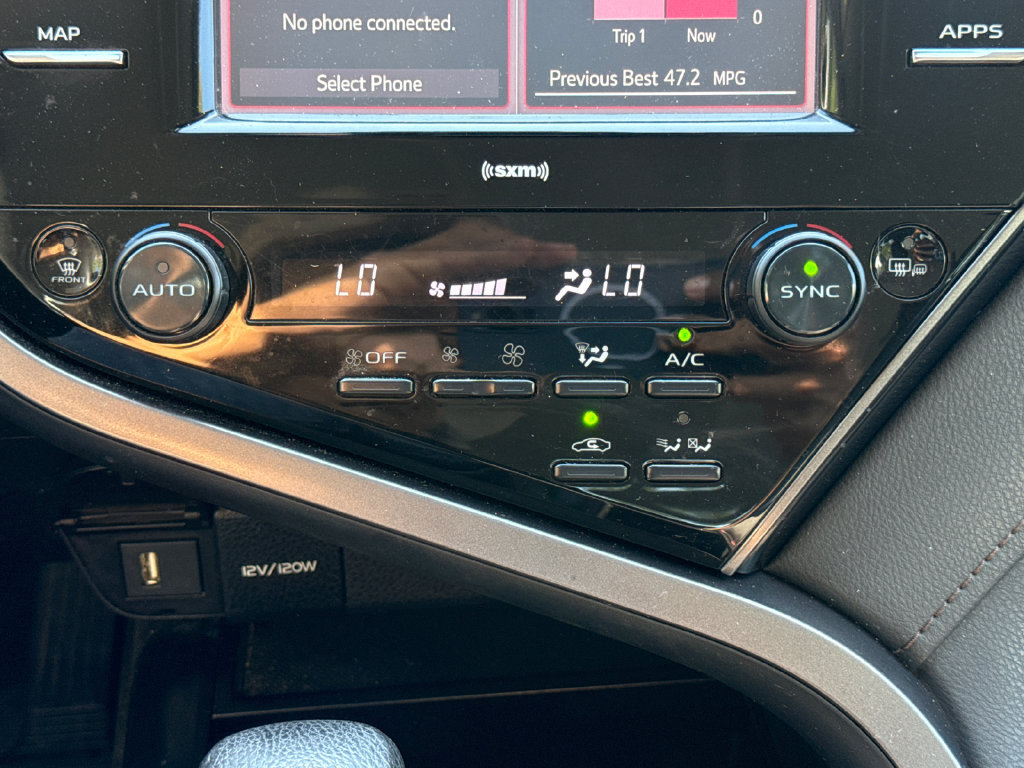 Used 2020 Toyota Camry LE w/ Fleet Convenience Package FWD image 24