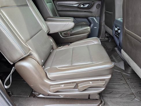 Used 2021 GMC Yukon XL Denali image 42