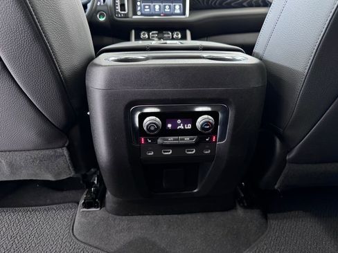 Certified 2023 GMC Yukon Denali w/ Denali Reserve Package AWD/4WD image 31