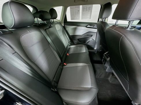 Used 2022 Volkswagen Taos SE image 34