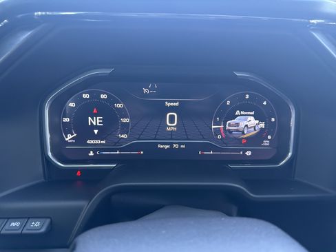 Used 2024 GMC Sierra 1500 AT4 w/ Technology Package image 21