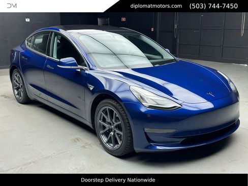 Used 2017 Tesla Model 3 Standard Range image 9