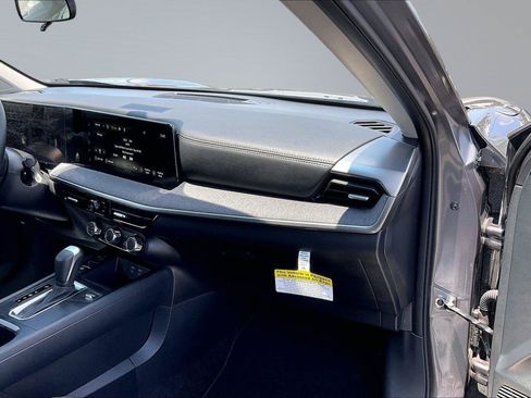 Certified 2025 Nissan Kicks SV w/ Illumination Package FWD image 18