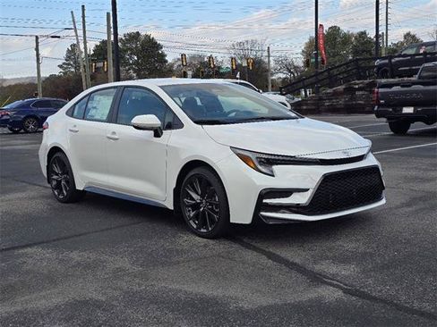 Used 2025 Toyota Corolla SE image 7