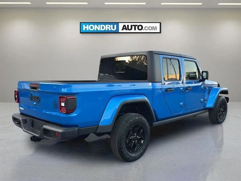 Used 2021 Jeep Gladiator Willys image 4