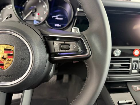 Certified 2026 Porsche Macan AWD/4WD image 28