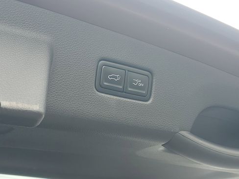 Used 2024 Kia Carnival SX Prestige FWD image 10