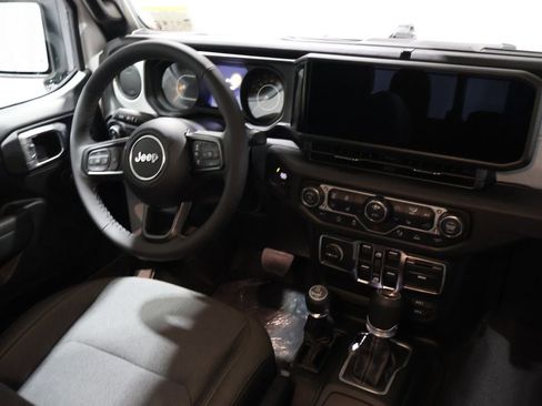 New 2026 Jeep Gladiator Sport image 16