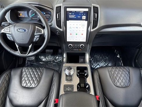 Used 2024 Ford Edge Titanium image 15