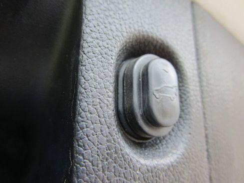 Used 2019 Chevrolet Tahoe LT RWD image 15