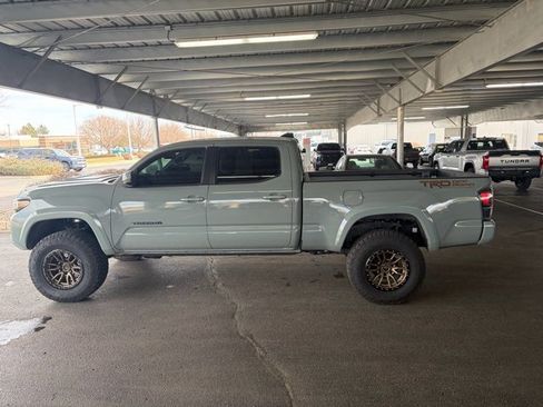 Used 2023 Toyota Tacoma TRD Sport w/ Advanced Technology Package image 21