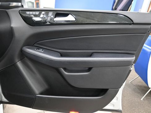 Used 2018 Mercedes-Benz GLS 450 4MATIC w/ Premium Package image 19