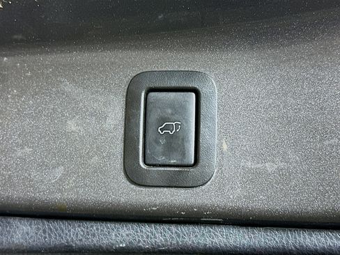 Used 2018 Toyota Highlander XLE image 31