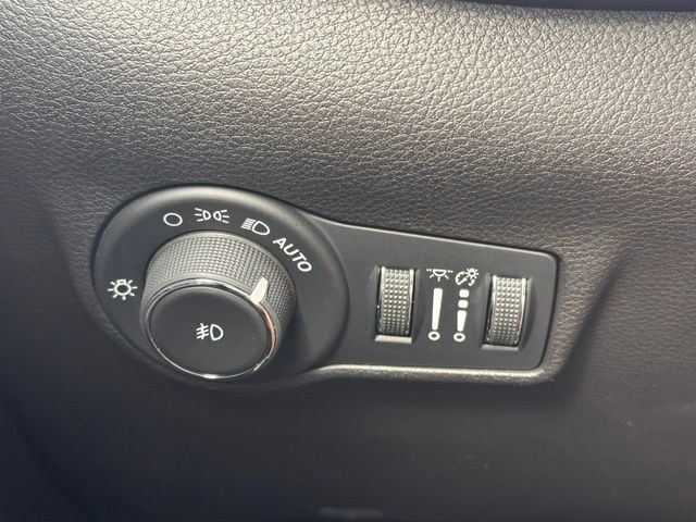 Used 2024 Jeep Compass Limited AWD/4WD image 17