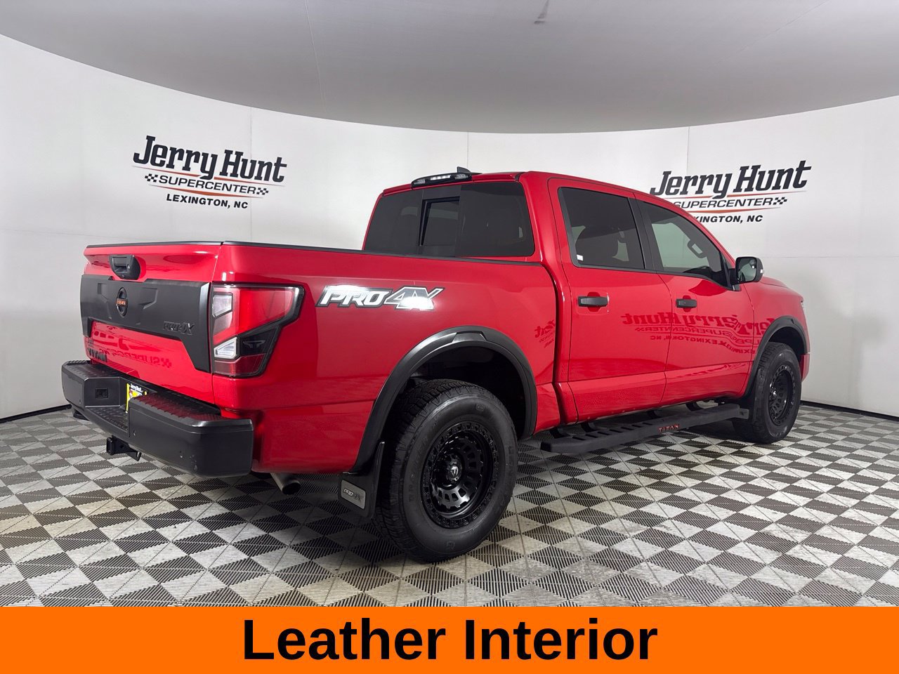 Used 2022 Nissan Titan PRO-4X w/ Pro-4x Convenience Package AWD/4WD image 6