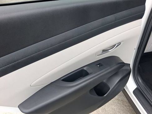 Used 2025 Hyundai Tucson SEL FWD image 9