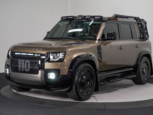 Used 2025 Land Rover Defender 110 X-Dynamic SE image 6