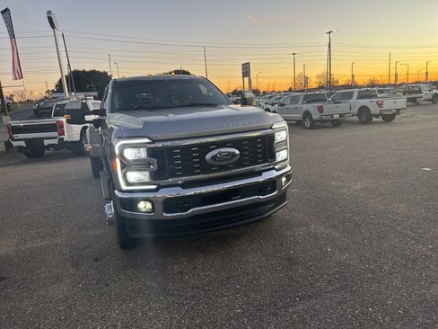 Used 2023 Ford F350 Lariat w/ Lariat Ultimate Package image 2
