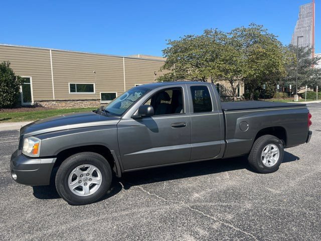 Used 2006 Dodge Dakota SLT w/ Trailer Tow Group RWD image 3