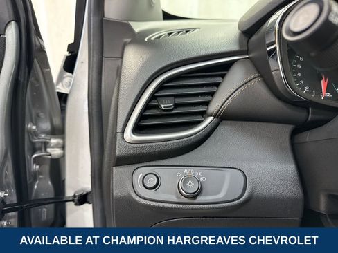 Certified 2022 Chevrolet Trax LT w/ LT Convenience Package image 23