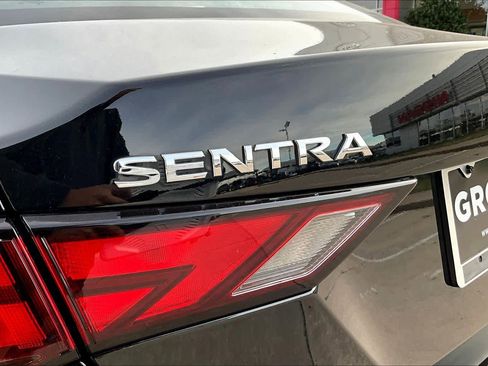 Used 2024 Nissan Sentra SV image 9