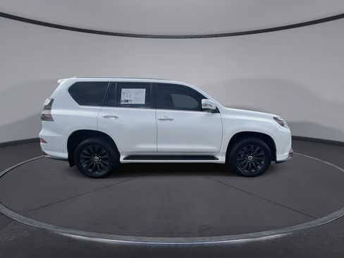 Used 2023 Lexus GX 460 Premium w/ Accessory Package AWD/4WD image 2