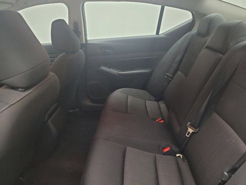 Used 2024 Nissan Altima 2.5 S FWD image 18