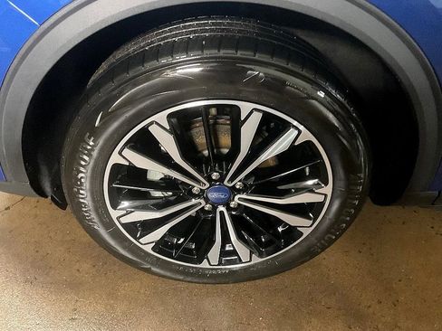 Used 2022 Ford Escape SE w/ SE Sport Appearance Package image 14