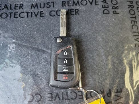 Used 2022 Toyota Corolla LE FWD image 28