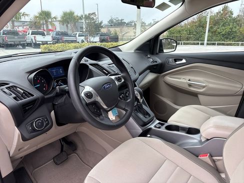 Used 2015 Ford Escape SE image 5