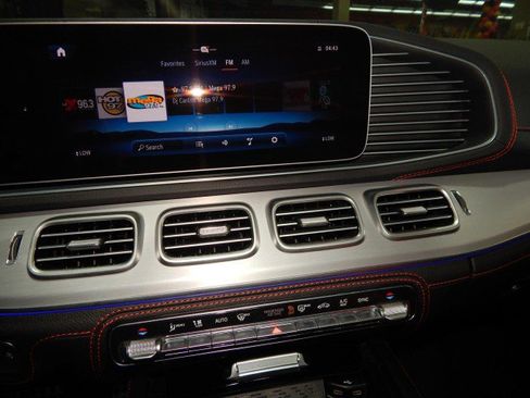 Used 2024 Mercedes-Benz GLE 53 AMG 4MATIC Coupe w/ Driver Assistance Package image 26