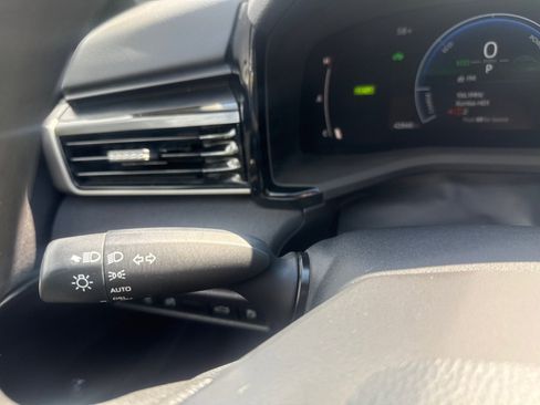 Used 2025 Toyota Camry LE image 19